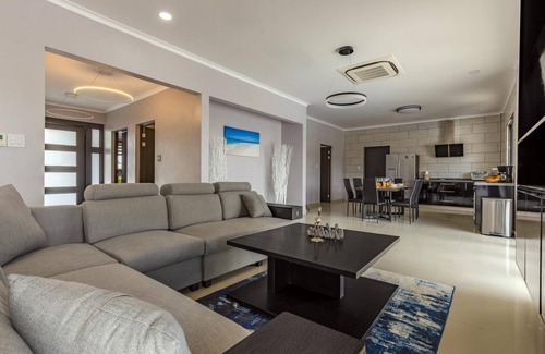 Palm Beach Villa | NEW 6BR Villa w/Pool across street @ PalmBeach
