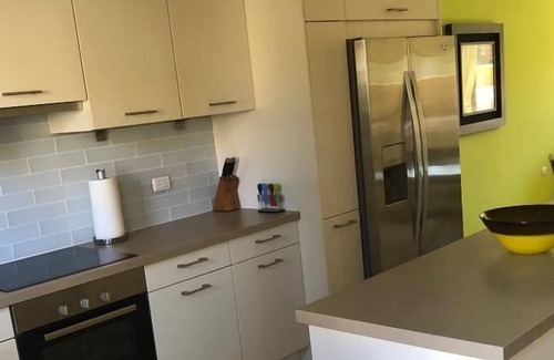 Gold Coast Condo | NEW LISITNG! - BEAUTIFUL 2 BDRM condo at Gold Coast Villas