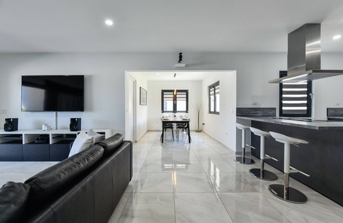 Opal Villa | New! Villa Luel