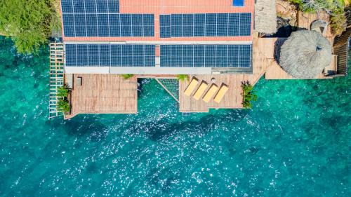 De Bruynewijk Villa | Off-Grid Oceanfront Villa