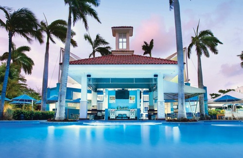Palm Beach Villa | One bedroom condo with full kitchen available on the beach January 14 - 21, 2023