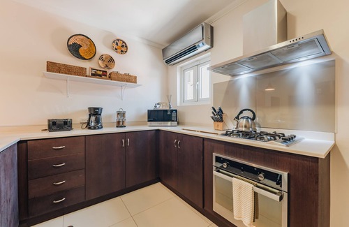Tanki Leendert House | Peace and tranquility at the original Villa Aura