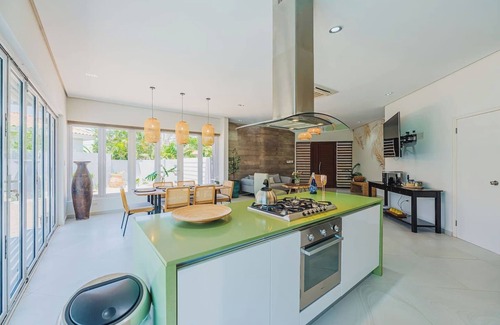 Esmeralda House | Private 3BRVillaClose2BEST Beaches 2 Pools NatureV