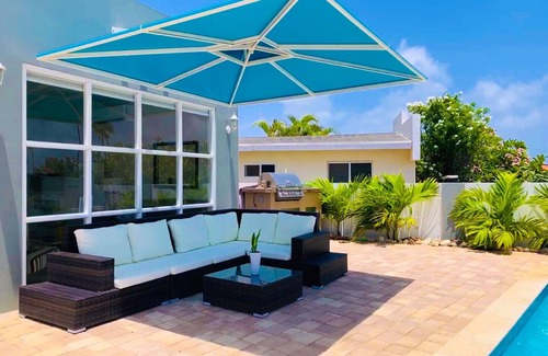 Esmeralda Villa | Romantic, Beautiful Sunsets w/Private Pool