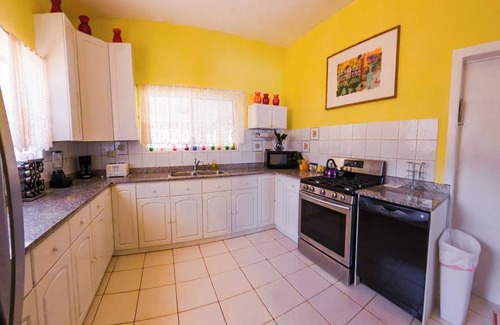 Kamay House | Spacious 3BR Home w/Pool Near Palm Beach