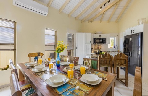 Noord Villa | Spacious 7BR 6BA Villa 2 Pools WalktoBeach