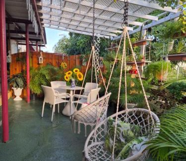 Santa Cruz Bed & Breakfast | Sun and Shade Apartment