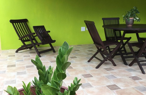 Paradijswijk Apartment | Surround yourself by Caribbean art in a local atmosphere.
