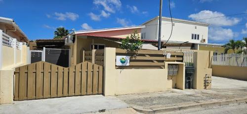 Oranjestad-West Apartment | Taminaka Apartamento Comfortable II