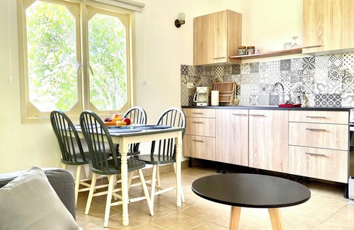 Savaneta Apartment | Very quiet apartment with tub and a beautiful view at the edge of national park.