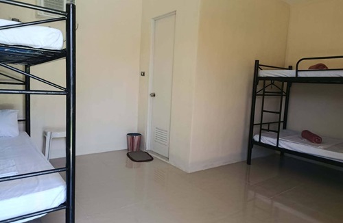 Puerto Galera Bed & Breakfast | 1 person in 6 bed Mixed Dormitory