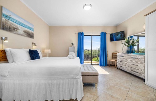 Gold Coast House | 100 m² House ∙ 2 bedrooms ∙ 4 guests