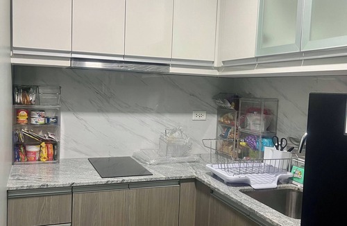 Tambo Condo | 1BR Executive Suite with Balcony @Gentry Manor by JMS near OKADA Manila