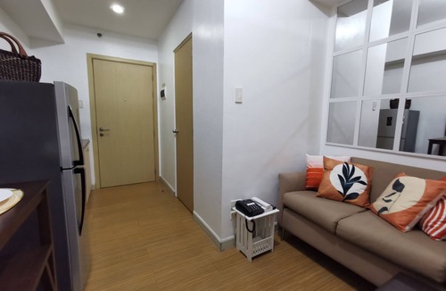 Ususan Condo | 1BR Studio w/Pool, Balcony, Close to Airport, BGC and Sm Aura.