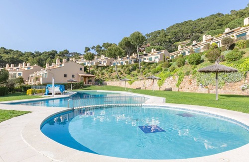 Llafranc Villa | 1SB 01 - Beautiful house with private garden and communal pool near the beach of Llafranc