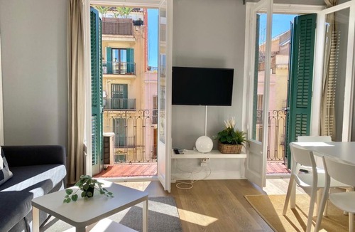L'Antiga Esquerra de l'Eixample Apartment | 2 BDR EIXAMPLE APARTMENT