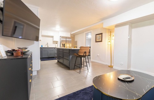 El Paso Apartment | 2-Bedroom 5 Points Gem in Central. Close to popular restaurants & hot spots