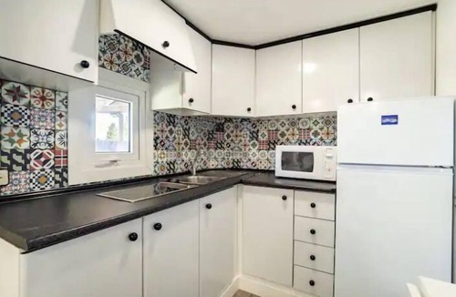 Bolonia Apartment | 2-bedroom apartment in serene Bolonia with AC