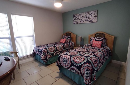 Sarasota Apartment | 2BR/2BA Apartment Sienna Park.