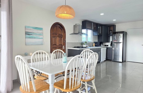 Noord Apartment | 3- Bedroom vacation apartment Aruba, pool, walking distance to Eagle Beach!