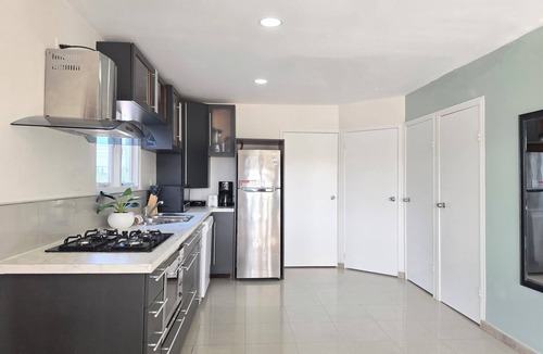 Noord Apartment | 3- Bedroom vacation apartment Aruba, pool, walking distance to Eagle Beach!