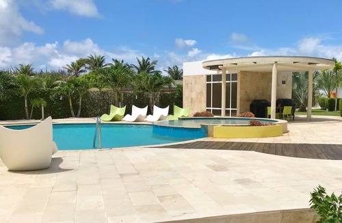 Boegoeroei Apartment | 3 minutes drive away from Eagle Beach. Beautiful Apt 2 bed & 2 bath.