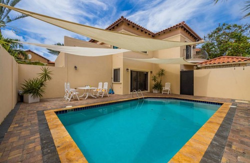 Gold Coast Villa | 300 m² Villa ∙ 4 bedrooms ∙ 8 guests