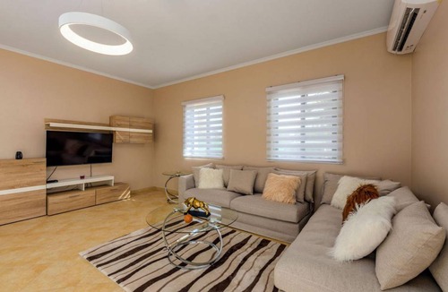 Gold Coast Villa | 300 m² Villa ∙ 4 bedrooms ∙ 8 guests