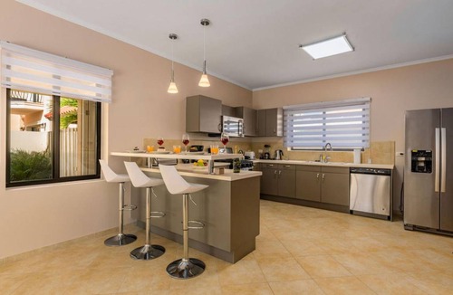 Gold Coast Villa | 300 m² Villa ∙ 4 bedrooms ∙ 8 guests
