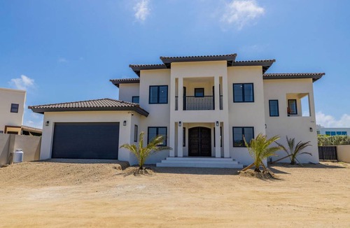 Malmok Villa | 300 m² Villa ∙ 5 bedrooms ∙ 12 guests