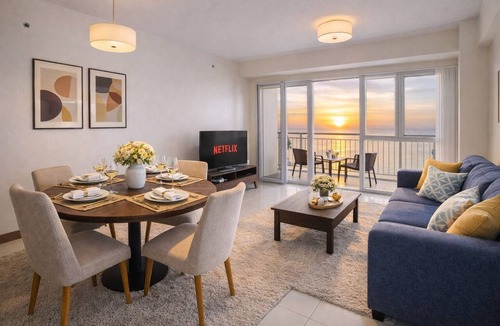 Tambo Apartment | 3BR Bayfront Home Panoramic View near Solaire