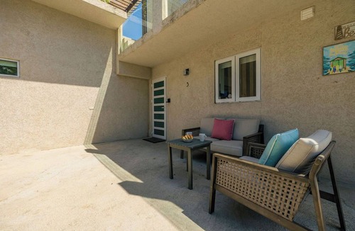 Washington Condo | 3BR2BA Condo w/ Exclusive PrivateRoof Deck & Pool