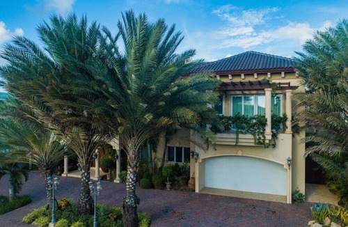 Malmok Villa | 400 m² Villa ∙ 5 bedrooms ∙ 12 guests