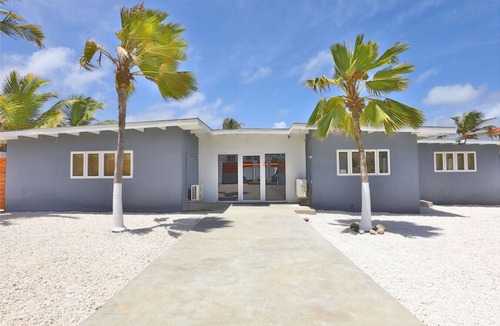 Malmok Villa | 46 seconds to BEACH, Pool side massages, Private chef, UTV, Gorgeous Villa