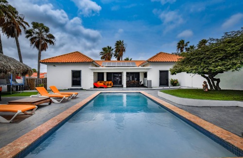 Shiribana Villa | 5 bedr Home in Aruba Santa Cruz With Pool