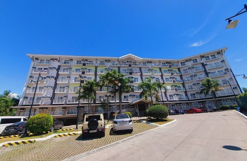 Mactan Export Processing Zone Condo | 5 mins to Mactan Airport quite stay with pool, gym and balcony.