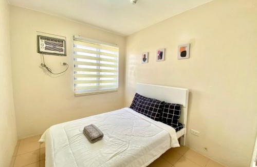Davao Apartment | 8 Spatial 2BR condo within the city with Pool, WIFI & Netflix