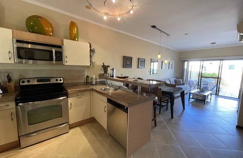Malmok House | A Gem at Gold Coast: 2 BDR Townhouse-Pools and Gym