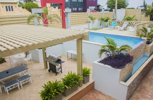 Boegoeroei Apartment | A Total Of 7 Fully Renovated Accommodations In One Complex.