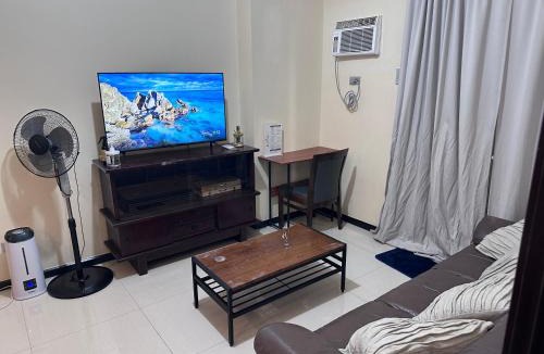Baclaran Apartment | Affordable 1BR Condo In Pasay with Balcony,Pool and Manila Bay View, Free Pool Fast WiFi Near NAIA Airport , MOA, PICC, US Embassy