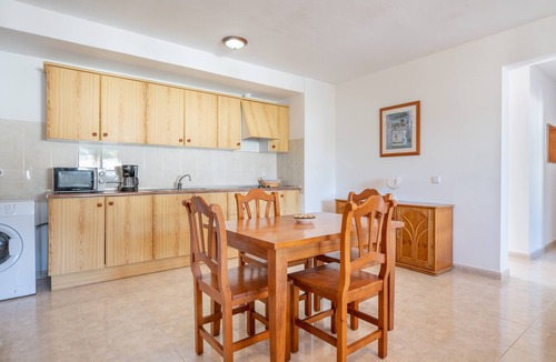 Cala Ferrera Apartment | Air-conditioned Apartment with Pool, Wi-Fi, Balcony, and Close to the Beach