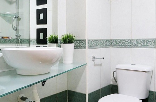 Golden Triangle of Art Apartment | Almaden Apartment