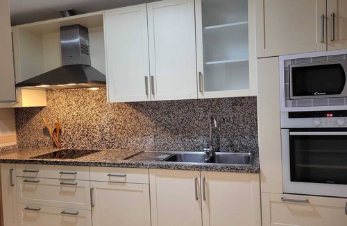 La Linea de la Concepcion Apartment | Apartamento de 3 Habitaciones con Jardín Privado