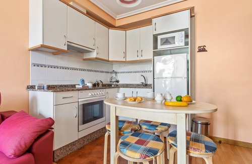 Figueras (Castropol) Apartment | Apartment 'Brisas Carlos I I I' with Balcony and Wi-Fi