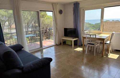 Sant Feliu de Guixols Apartment | APARTMENT AT WALKING DISTANCE FROM THE BEACH AND POOL