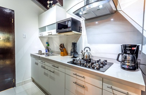 Boroncana Apartment | Apartment with Charming Patio+ BBQ Near Beach! FREE Util's