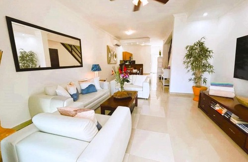 Palm Beach House | Aruba Breeze Condo B7