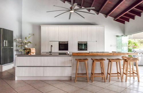 Alto Vista Villa | "Aruba Oasis: Stunning 14-Person Villa on VRBO!"