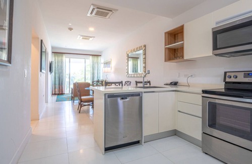 Jaburibari Apartment | Aurba Sun and Sand: 2-bedroom apartment in welcoming Noord with WiFi, AC, Gym