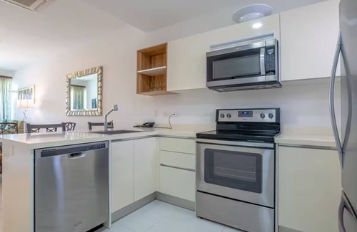 Jaburibari Apartment | Aurba Sun and Sand: 2-bedroom apartment in welcoming Noord with WiFi, AC, Gym